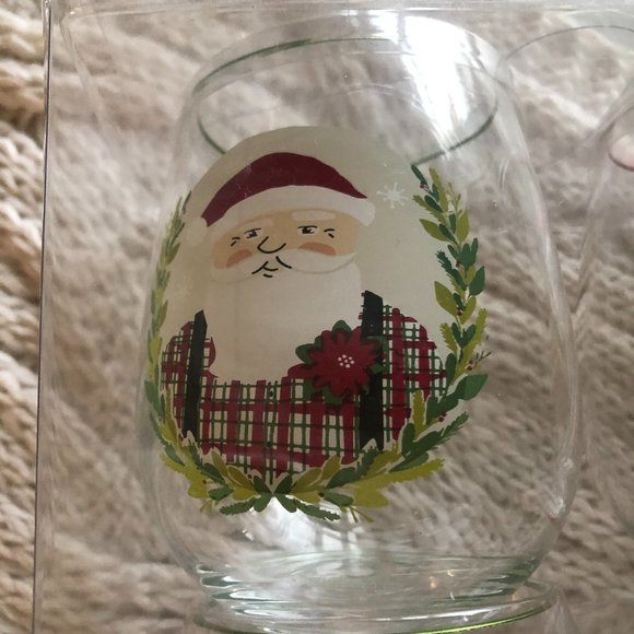 COPY - SET OF 4 THRESHOLD CHRISTMAS PLASTIC BPA FREE WINE GLASSES NEW - Picture 4 of 6